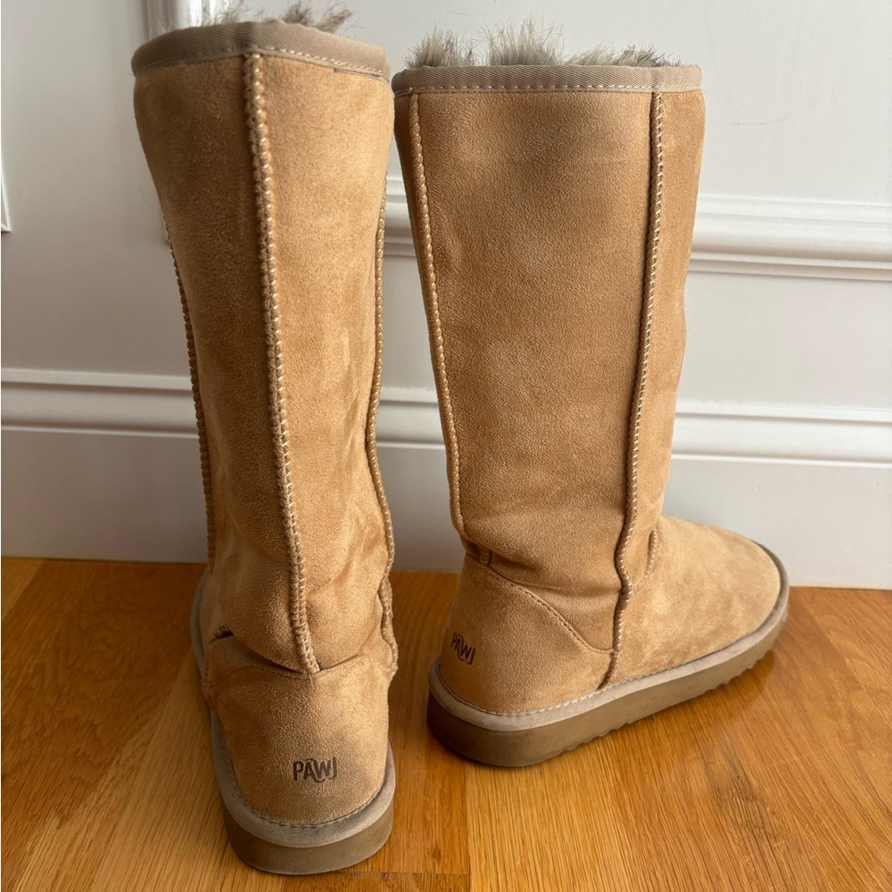PAWJ California Vegan Uggs Tan Suede Fur-Lined Boots - Size 8